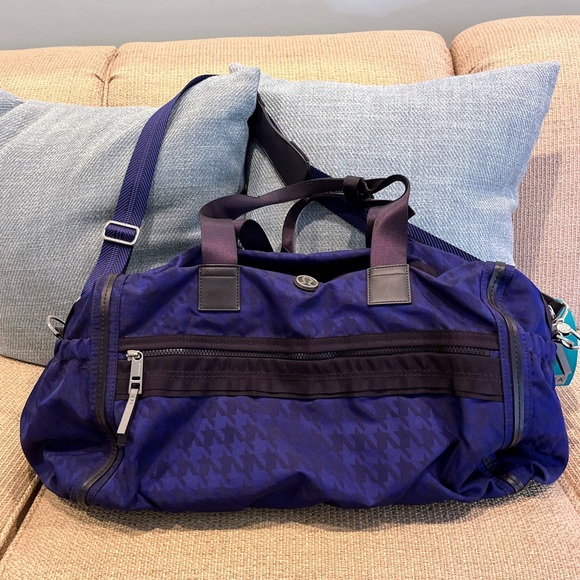 Lululemon Weekend Warriors Bag - Picture 4 of 10
